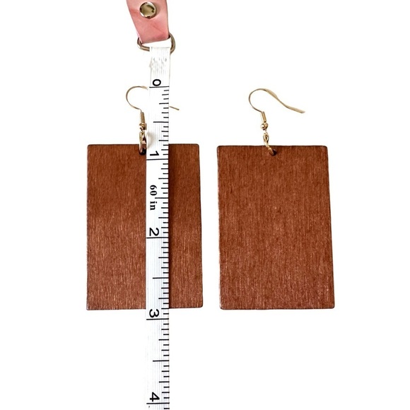 ⭐️ 5 for $25 Natural Wood Painted Lightweight Earrings Gold Tone Hoops - Picture 6 of 6